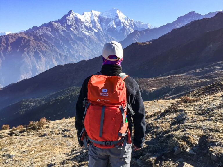 Weltweitwandern in Langtang, Nepal - Blick auf das Himalaya-Gebirge